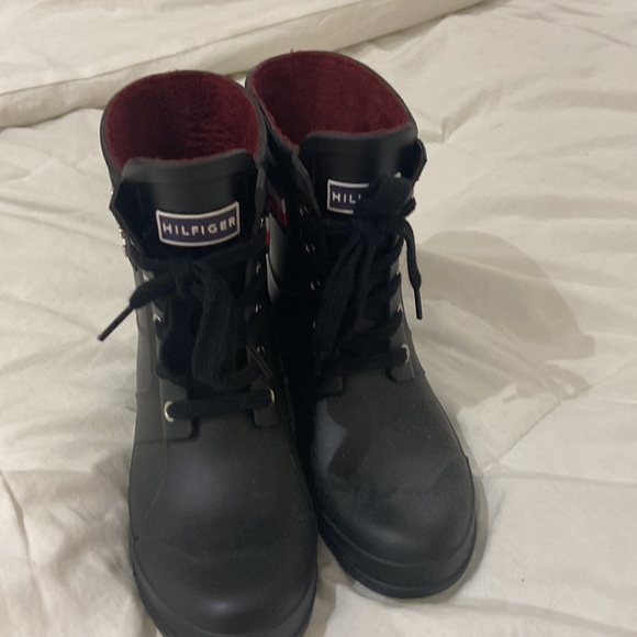 Boots - Picture 2 of 5